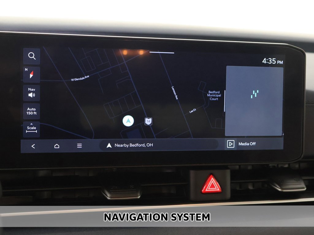 Used 2025 Kia Carnival EX image 3