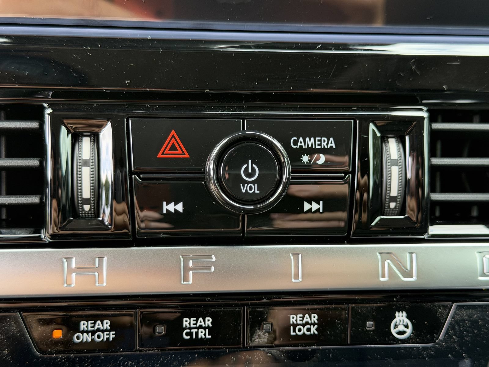 New 2026 Nissan Pathfinder Platinum AWD/4WD image 8