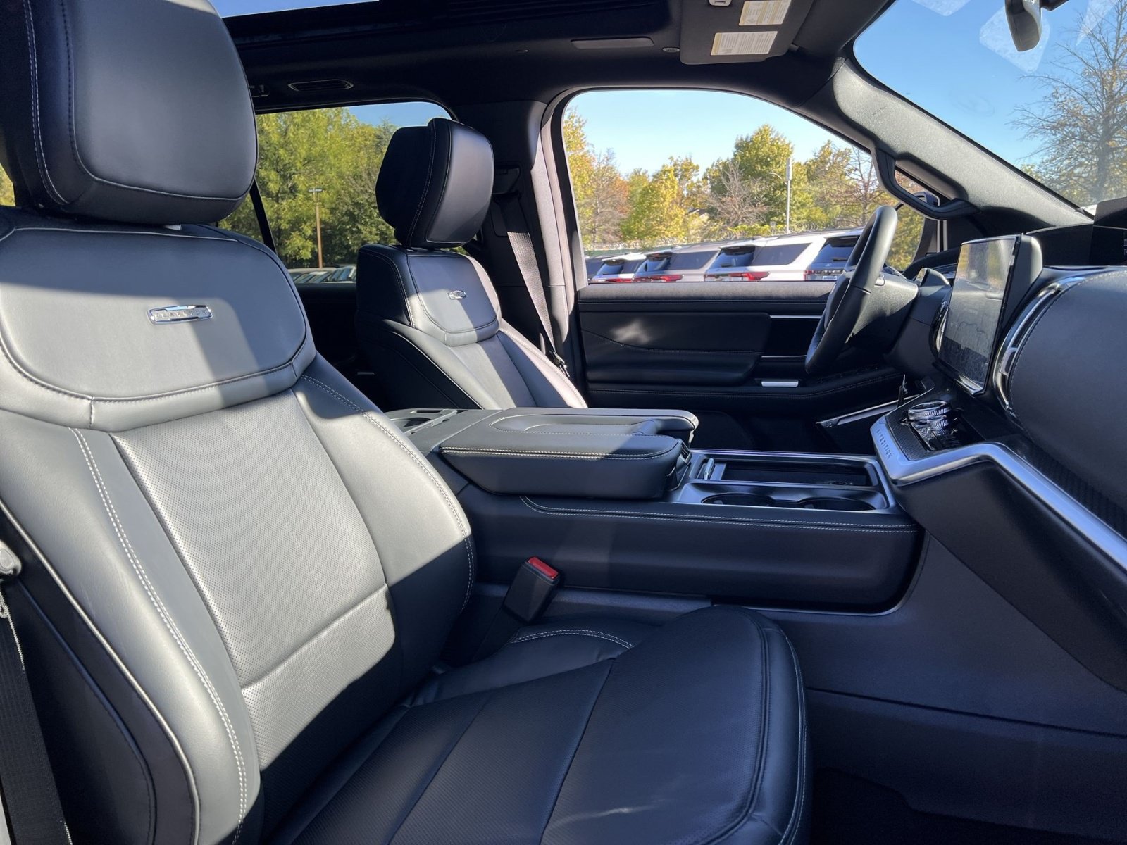 New 2027 Ford Expedition Platinum w/ Stealth Performance Package AWD/4WD image 28