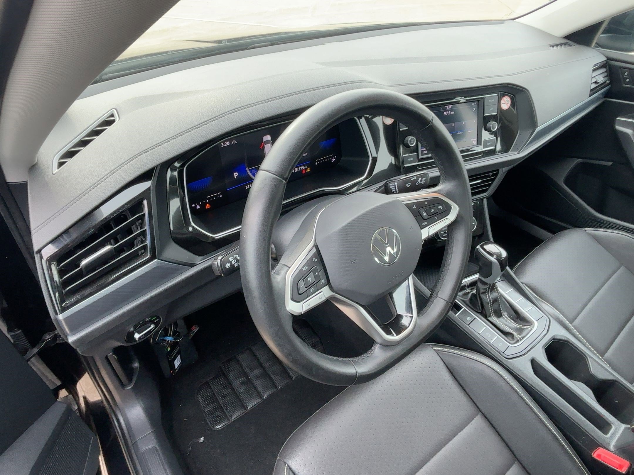 Used 2024 Volkswagen Jetta SE image 12