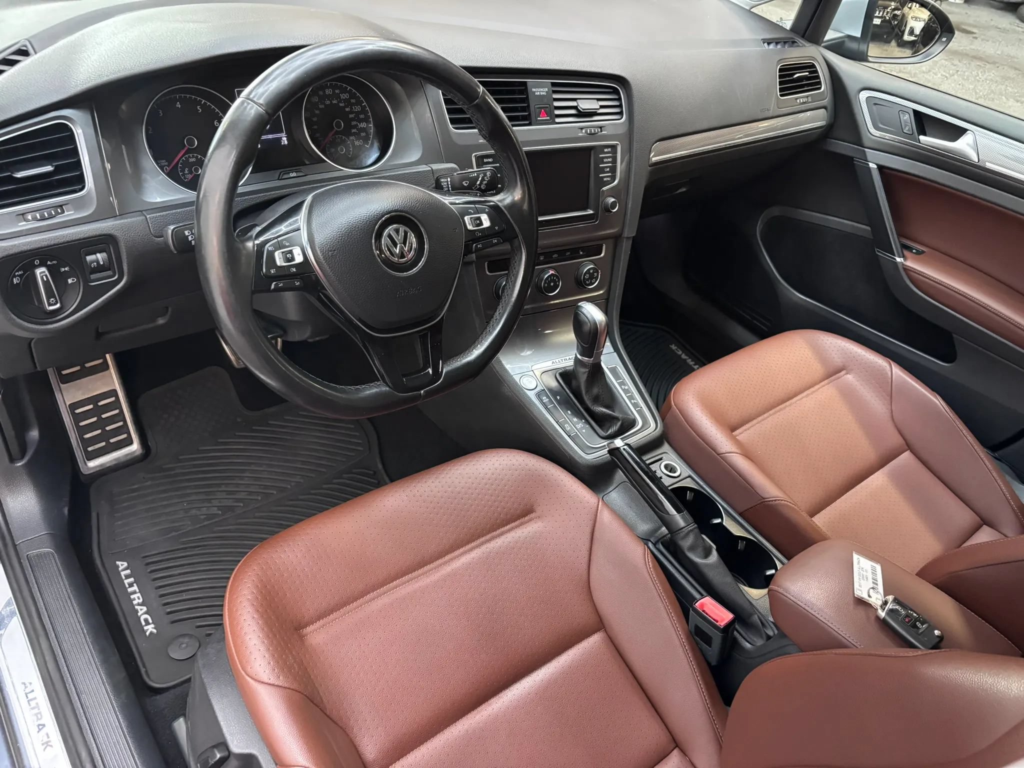 Used 2017 Volkswagen Golf Alltrack SE AWD/4WD image 8