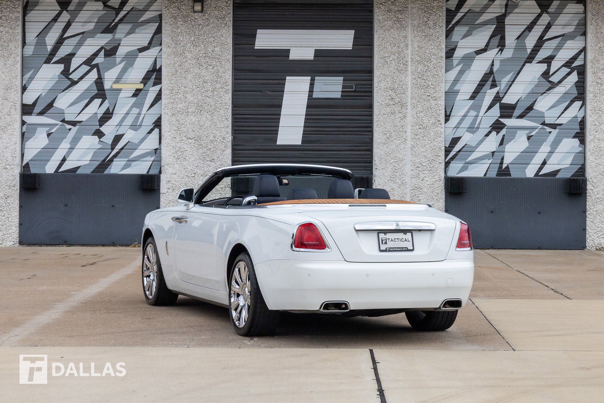 Used 2019 Rolls-Royce Dawn image 11