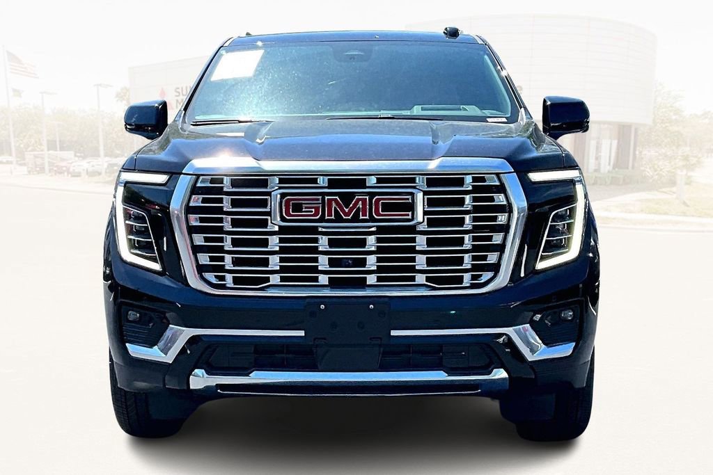 Used 2025 GMC Yukon Denali w/ LPO, Floor Liner Package AWD/4WD image 2