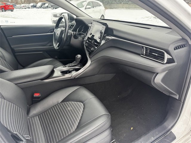 Used 2024 Toyota Camry SE image 15