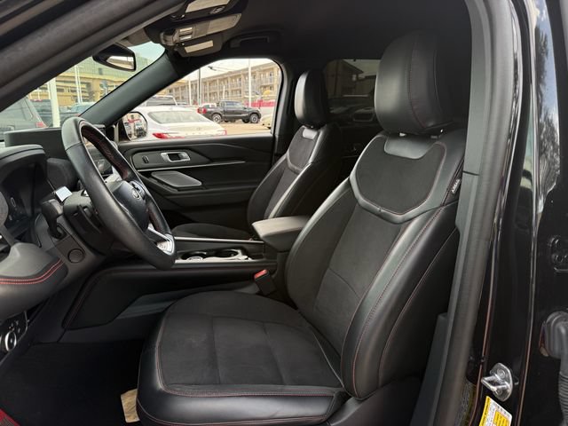 Used 2025 Ford Explorer ST RWD image 27