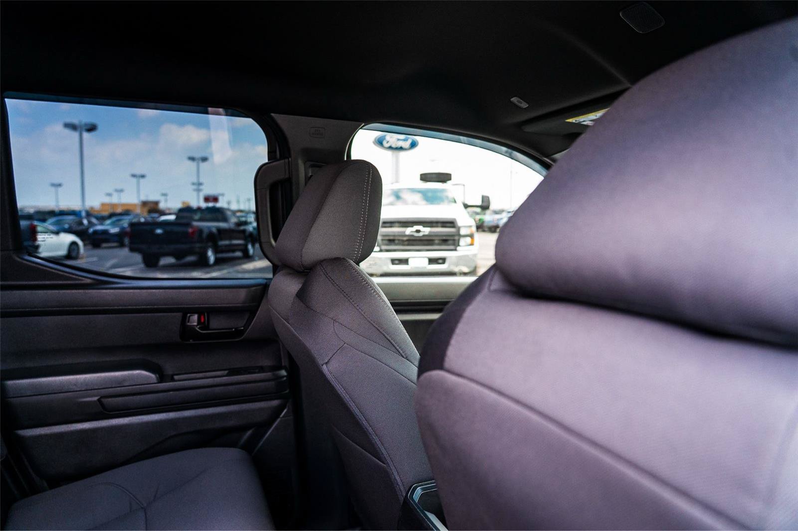 Used 2025 Toyota Tacoma SR5 AWD/4WD image 27