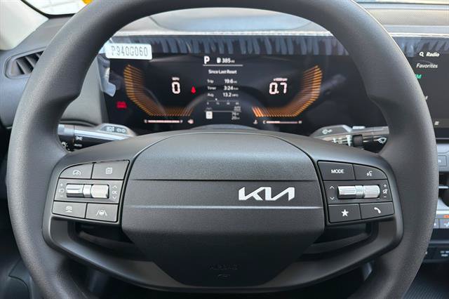New 2026 Kia K4 FWD image 24
