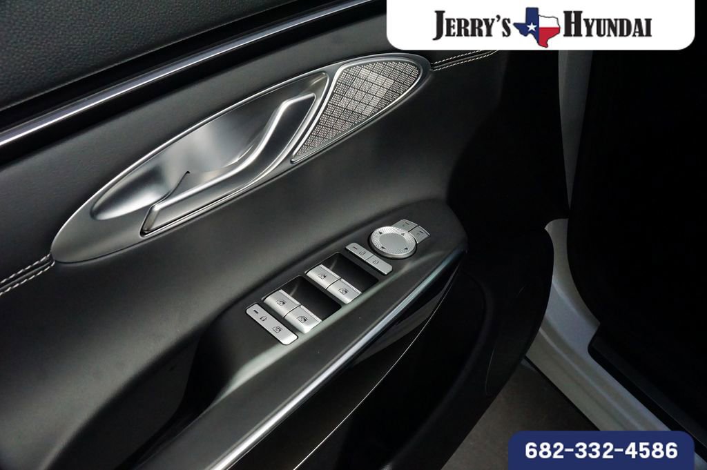 Certified 2026 Genesis GV70 2.5T AWD/4WD image 16