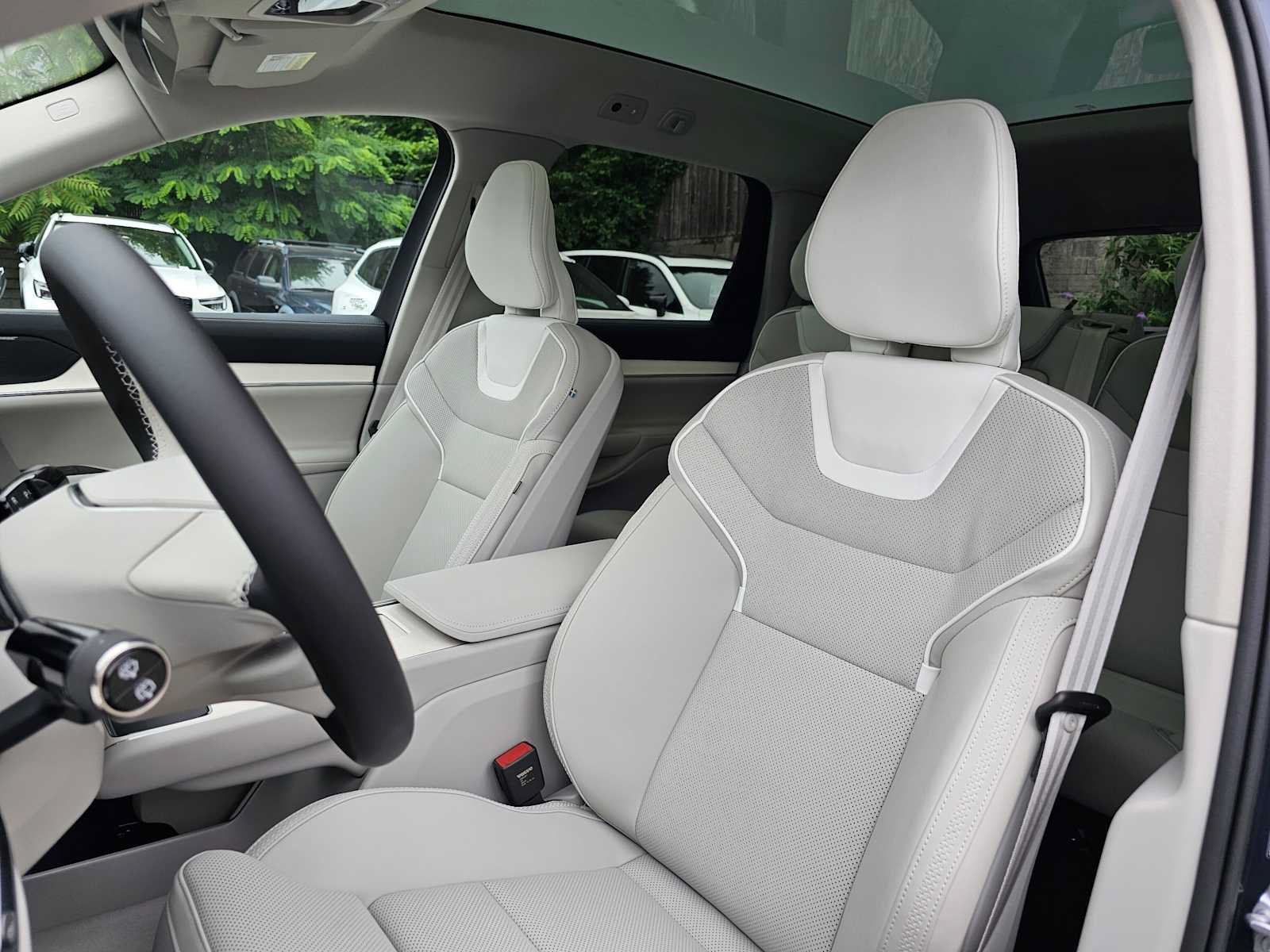 New 2026 Volvo EX90 Plus AWD/4WD image 22