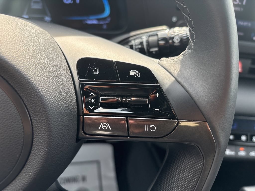 Certified 2025 Hyundai Elantra Sport w/ Cargo Package FWD image 19