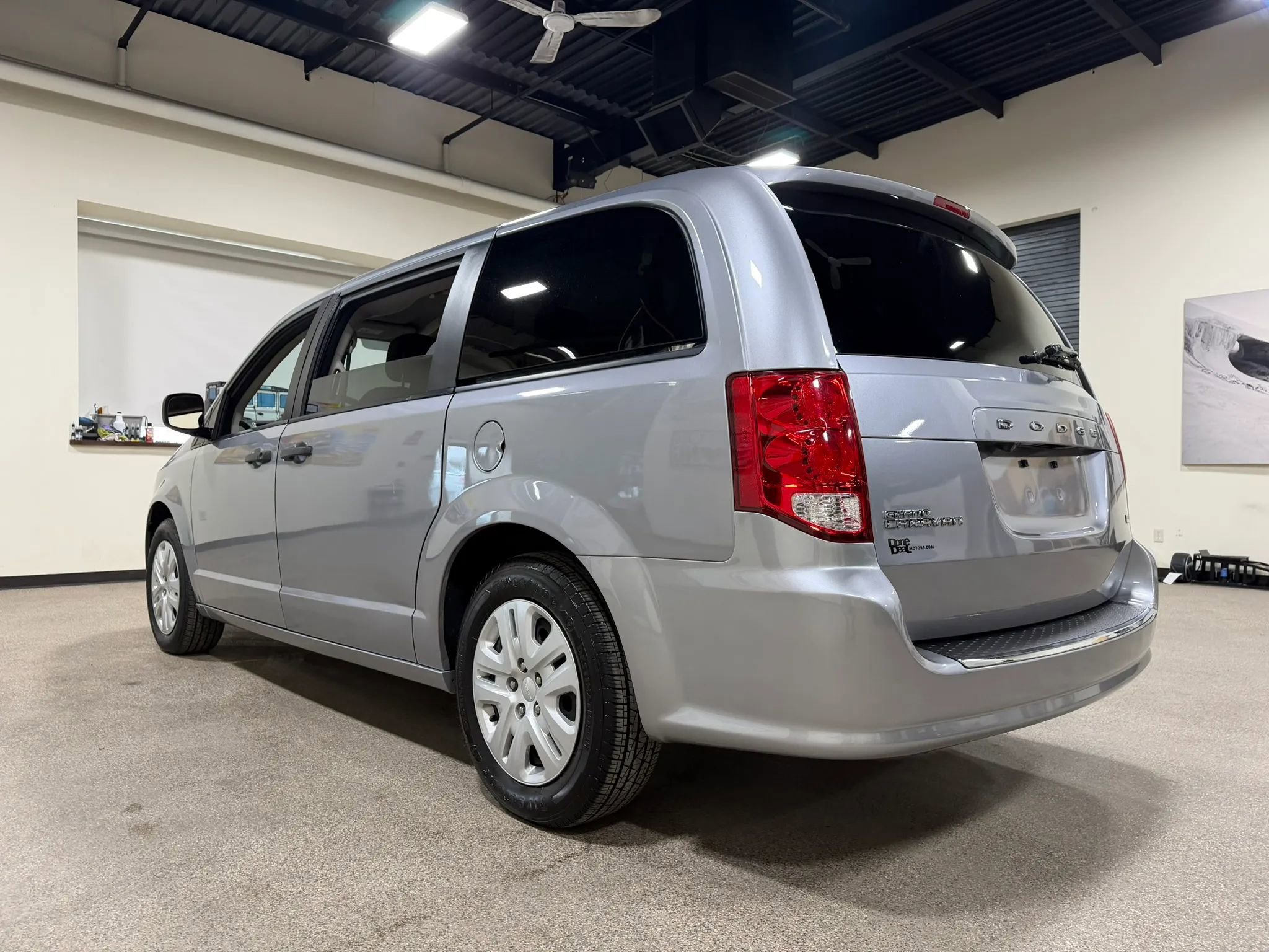 Used 2019 Dodge Grand Caravan SE image 12