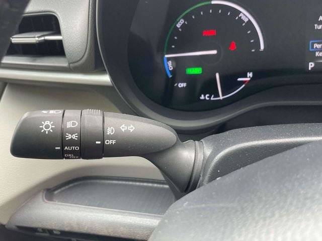 Certified 2024 Toyota Sienna XLE FWD image 26