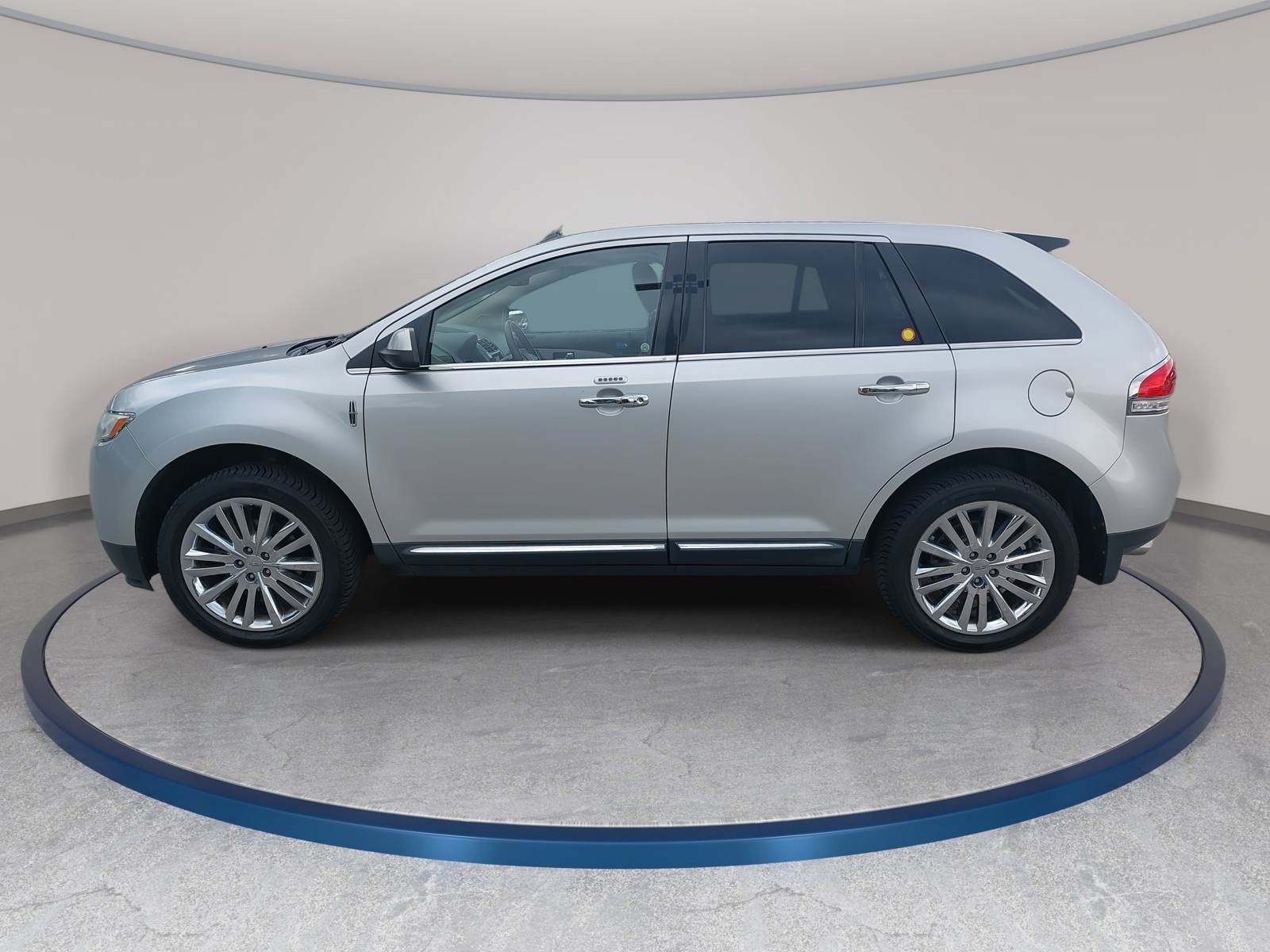 Used 2011 Lincoln MKX AWD w/ 102A Rapid Spec Order Code image 8