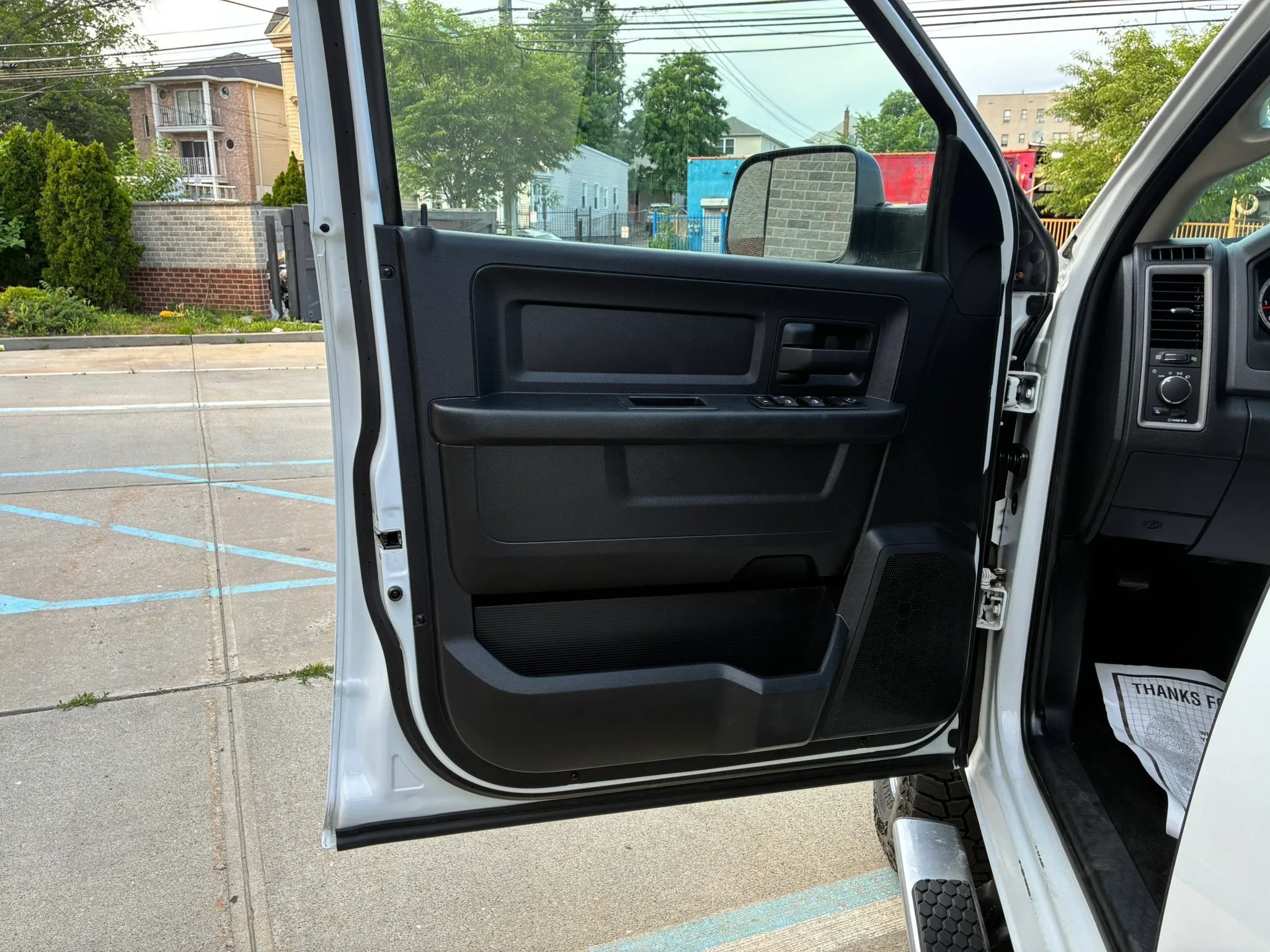 Used 2015 RAM 2500 Tradesman w/ Chrome Appearance Group AWD/4WD image 3
