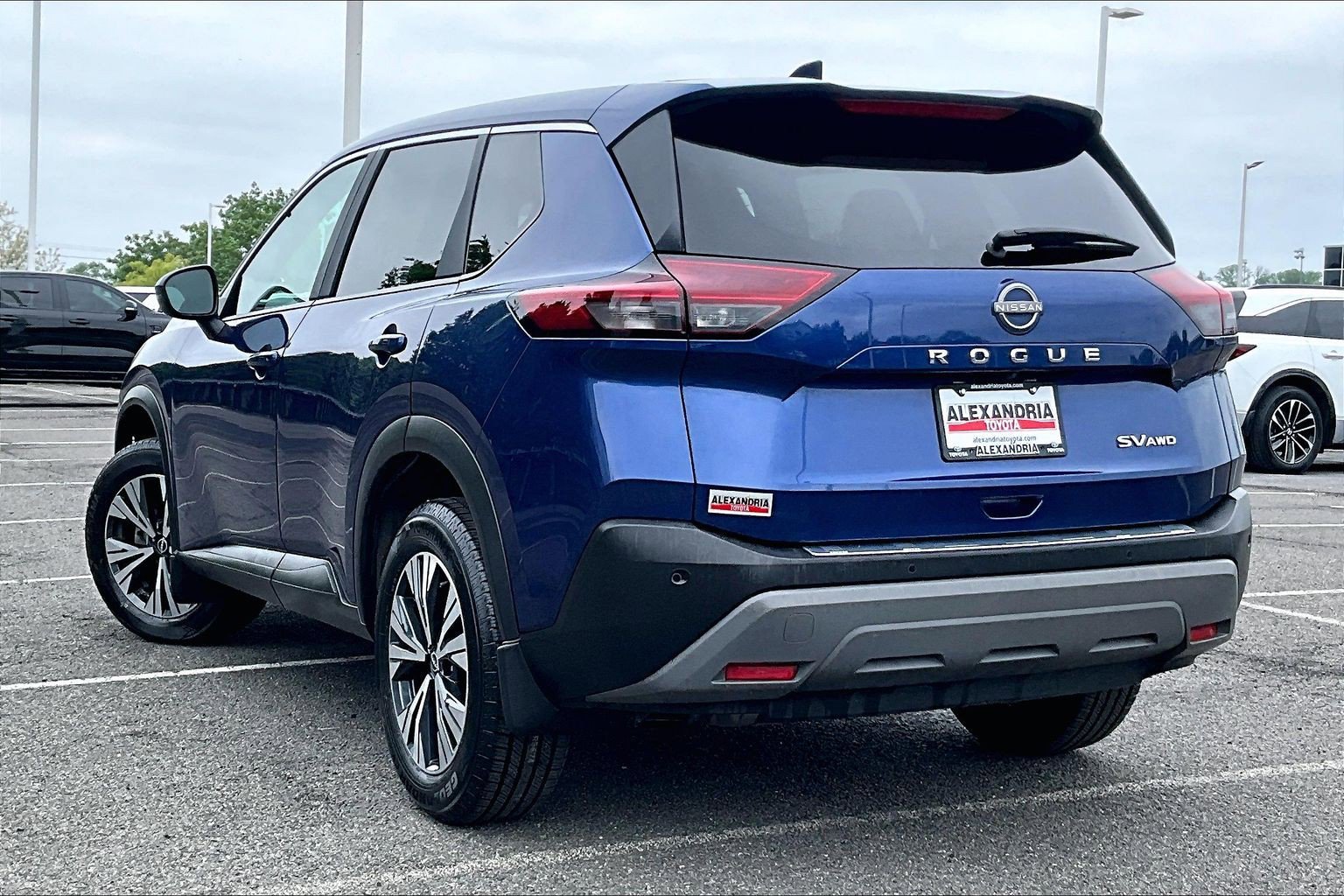Used 2023 Nissan Rogue SV AWD/4WD image 11