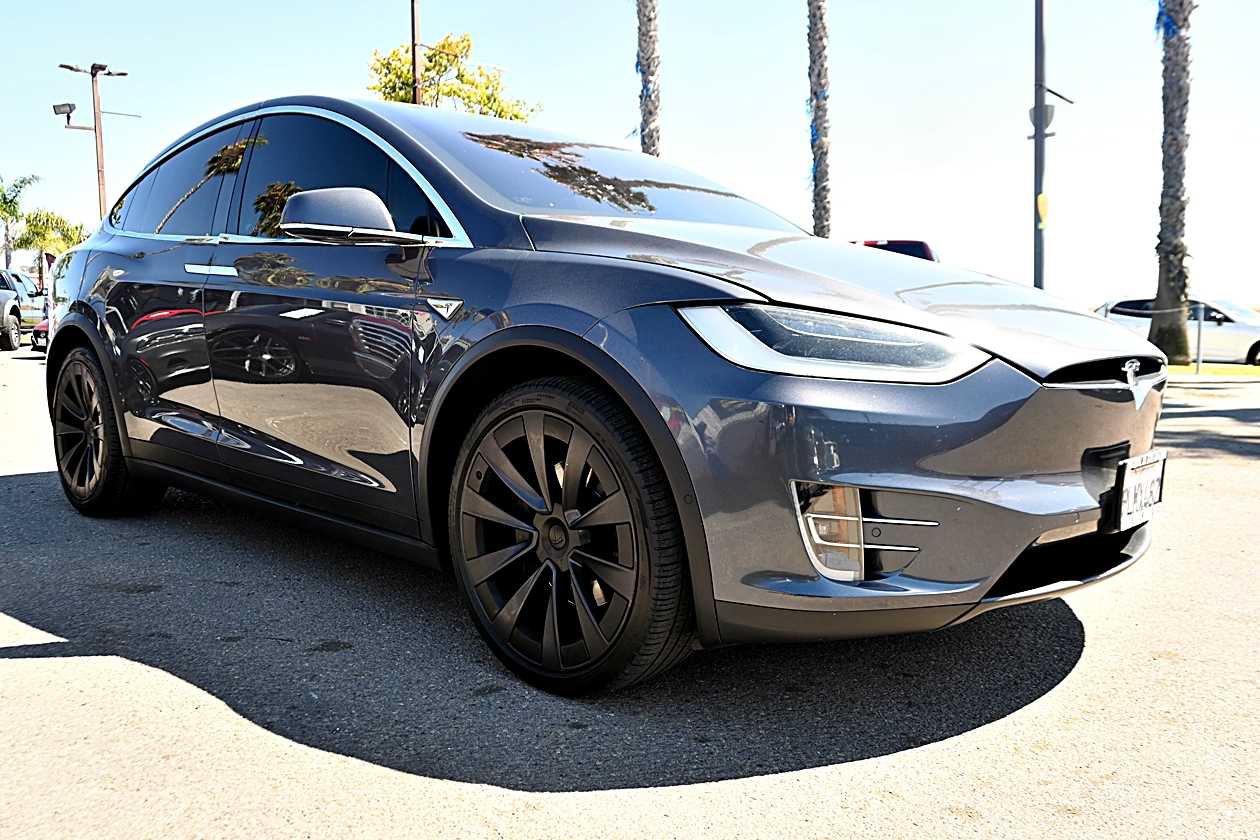 Used 2016 Tesla Model X 90D AWD/4WD image 3
