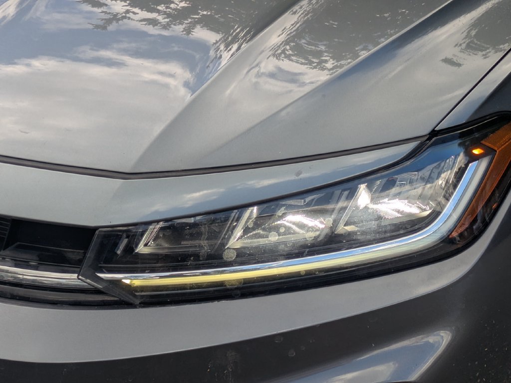 Used 2025 Volkswagen Jetta SE FWD image 14