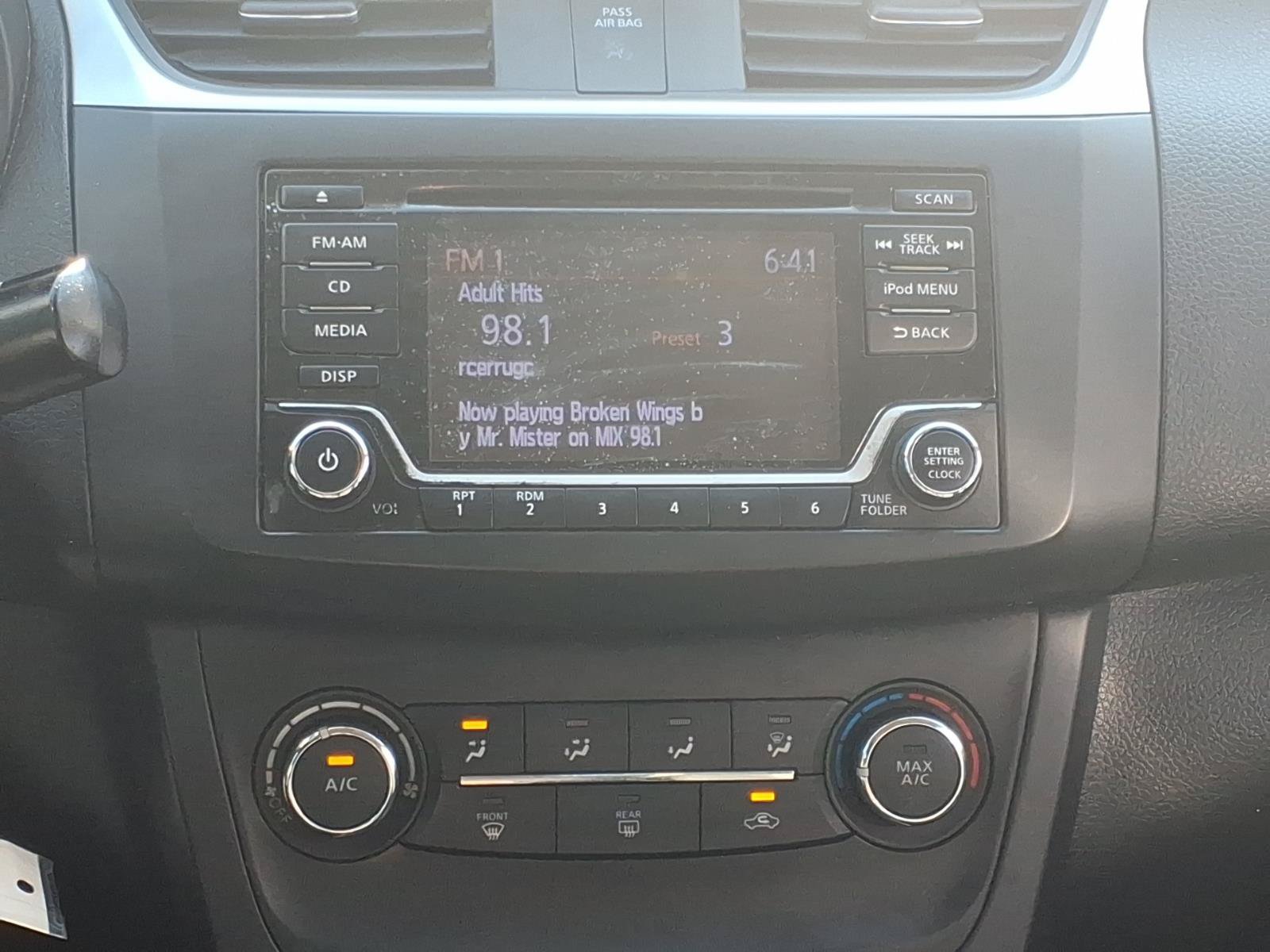 Used 2018 Nissan Sentra S FWD image 6