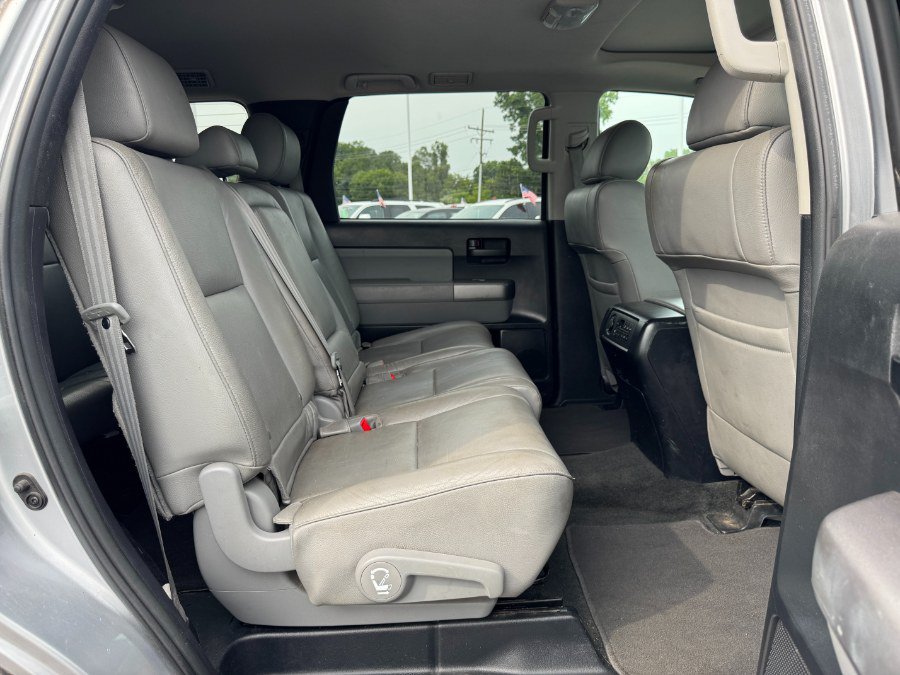 Used 2014 Toyota Sequoia SR5 AWD/4WD image 19