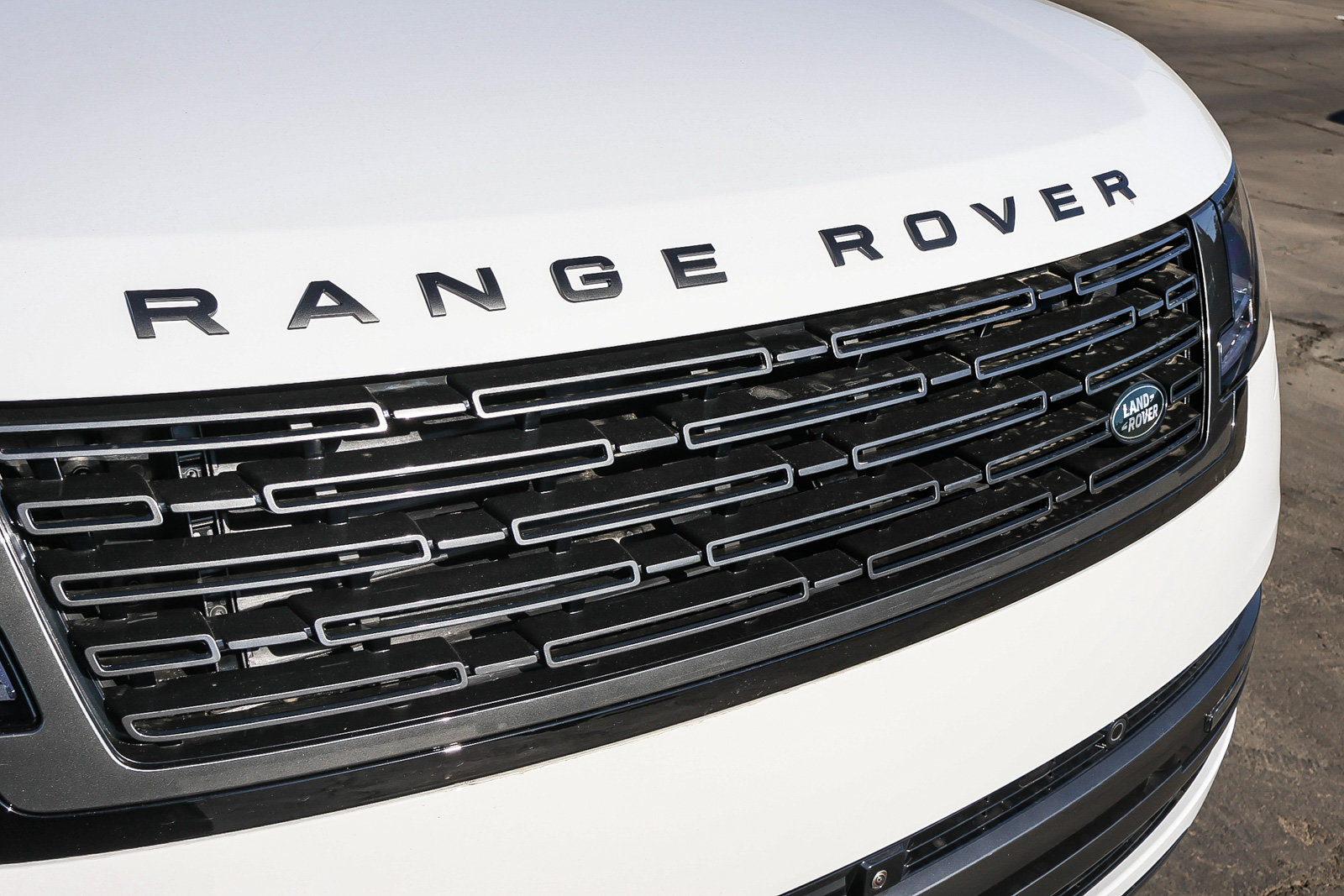 New 2027 Land Rover Range Rover Long Wheelbase SE AWD/4WD image 16