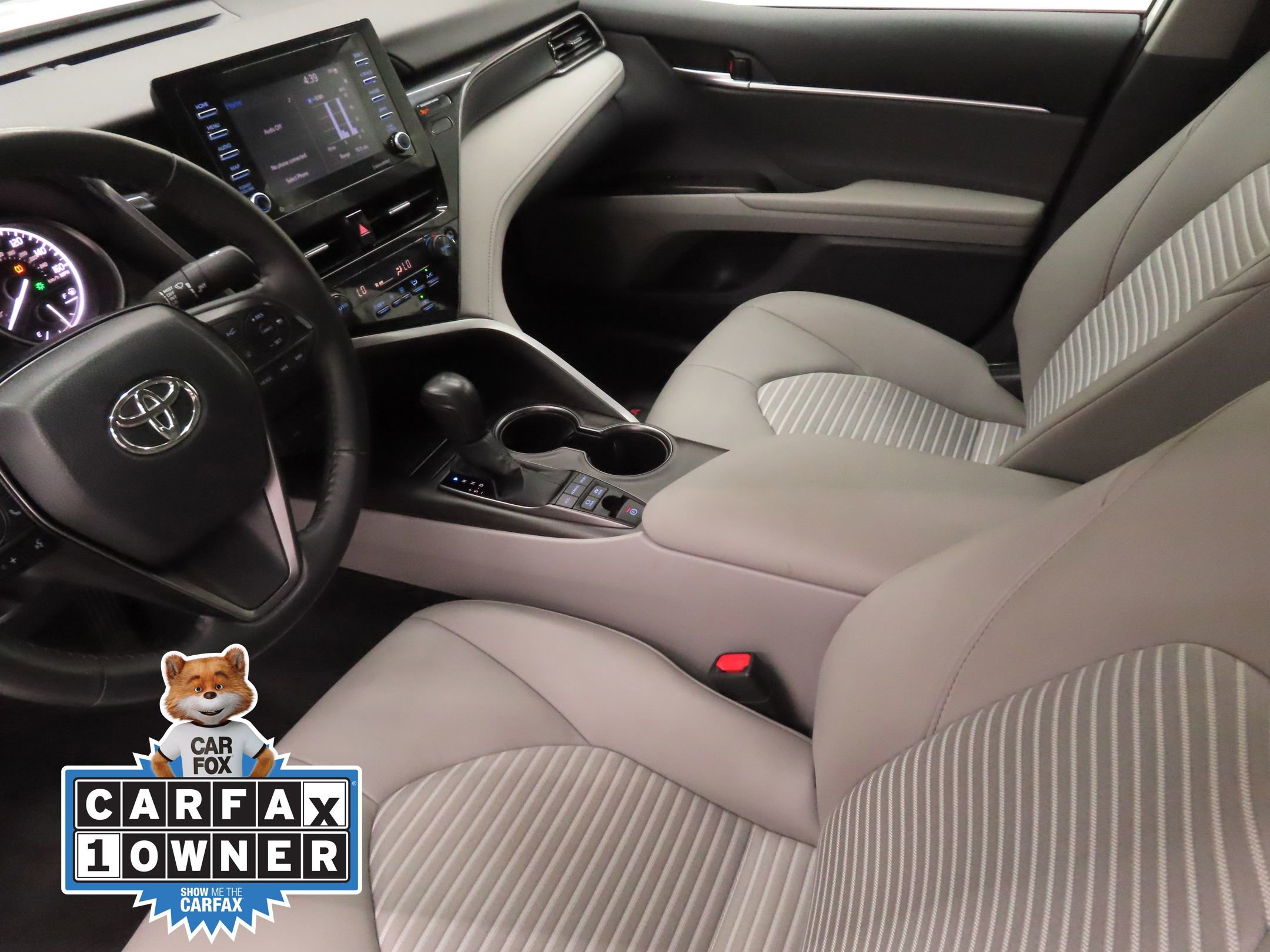 Used 2024 Toyota Camry SE image 19