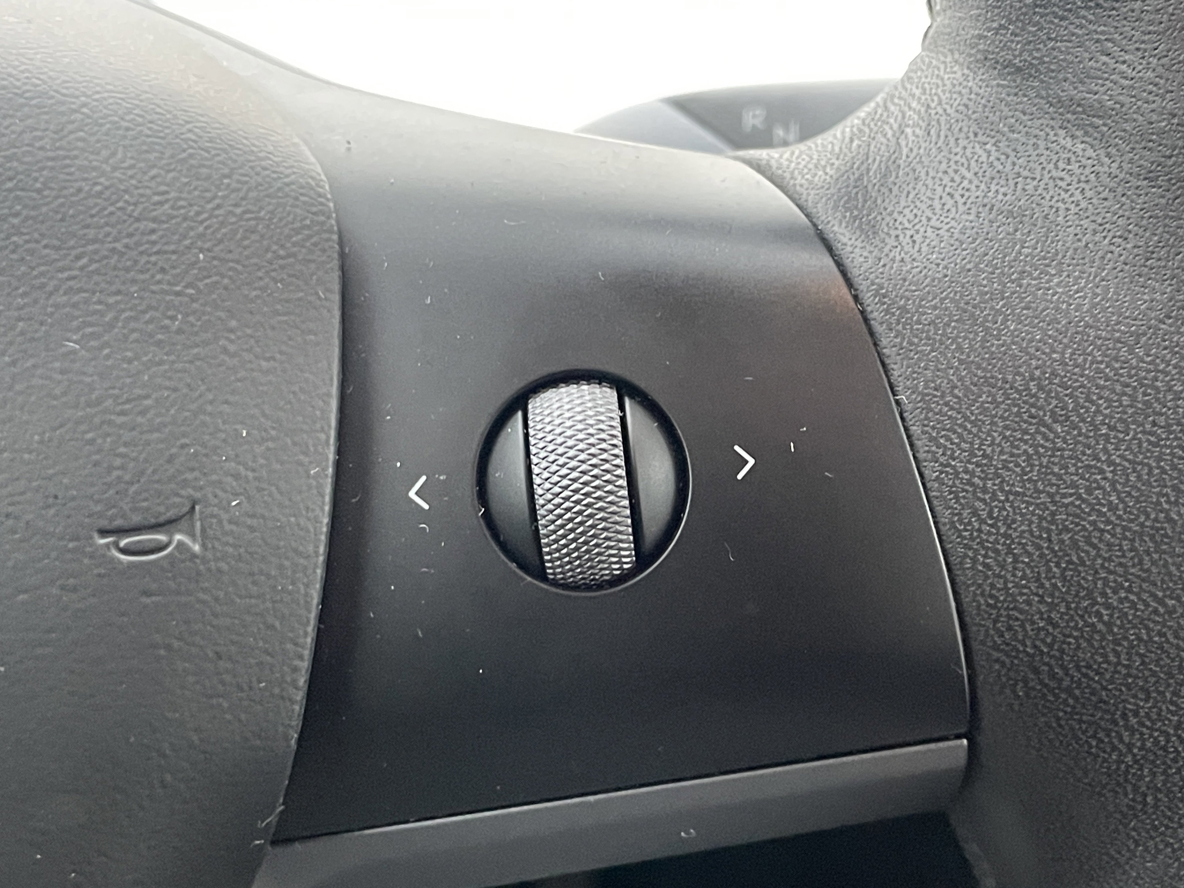 Used 2022 Tesla Model Y Long Range image 14