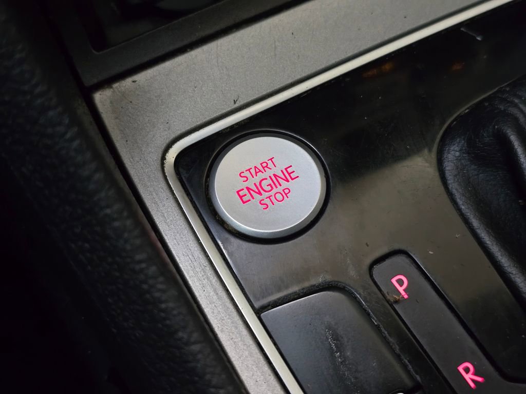 Used 2021 Volkswagen Passat 2.0T SE image 31