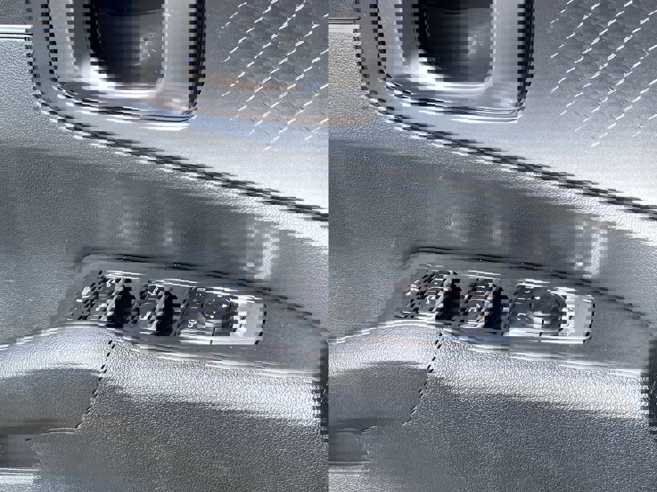 Used 2024 Kia Sorento S image 17