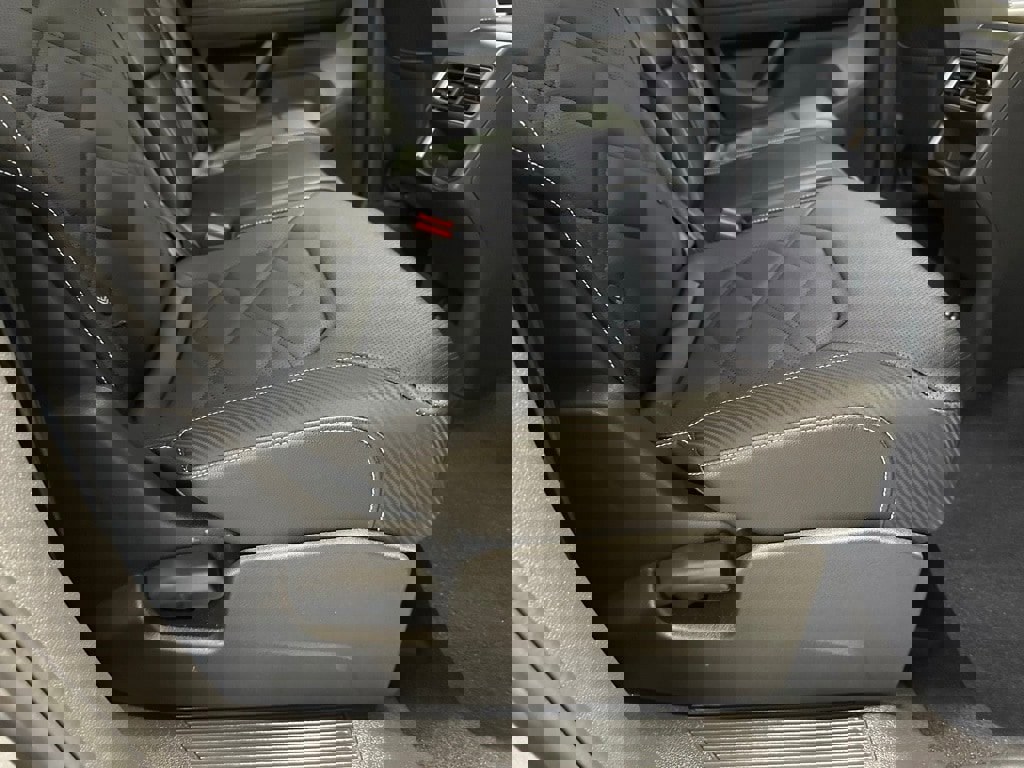 Used 2025 Volkswagen Atlas Cross Sport SE image 51