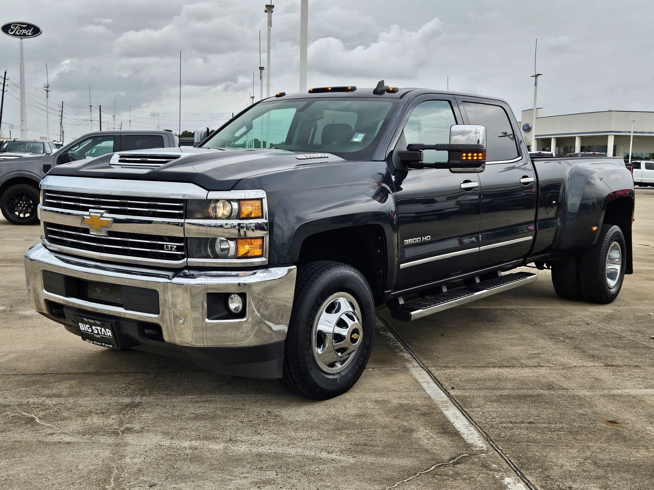 Used 2017 Chevrolet Silverado 3500 LTZ w/ Duramax Plus Package image 8