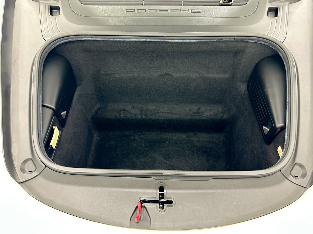Used 2019 Porsche 911 Cabriolet image 25