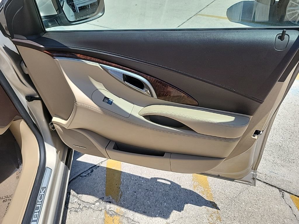 Used 2011 Buick LaCrosse CXS image 13