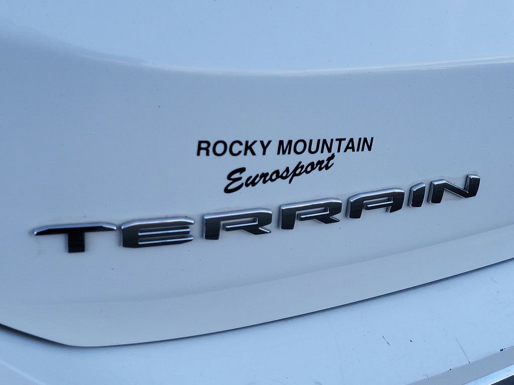 Used 2022 GMC Terrain SLT image 16