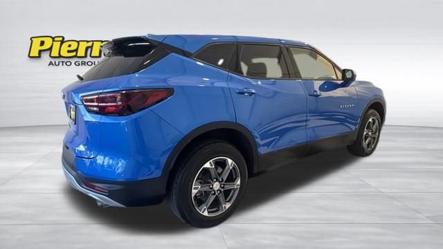 Used 2025 Chevrolet Blazer LT AWD/4WD image 6
