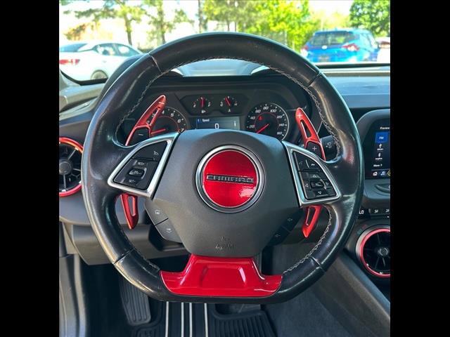 Used 2020 Chevrolet Camaro LT w/ Technology Package image 12
