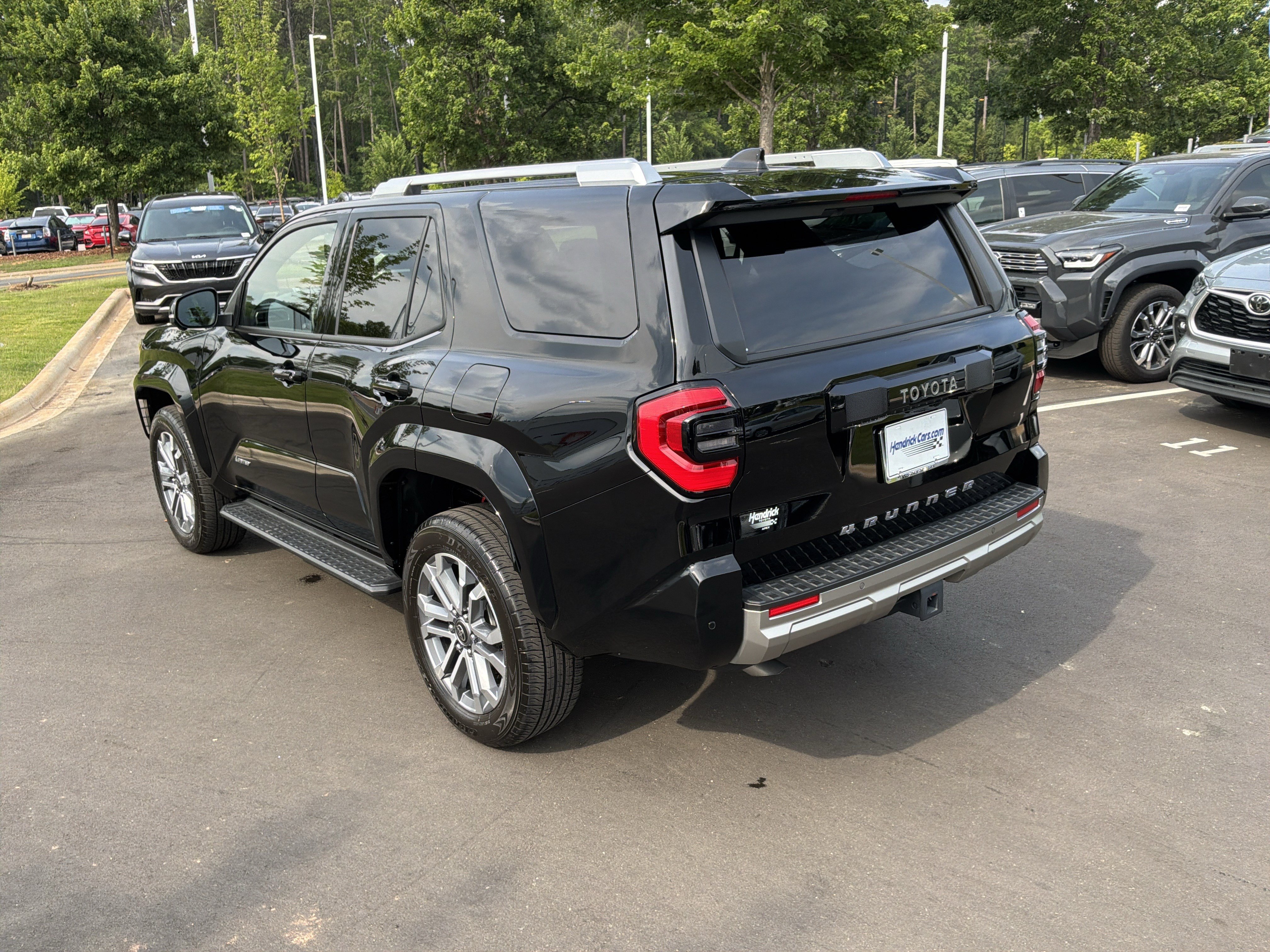 Used 2025 Toyota 4Runner Limited AWD/4WD image 8