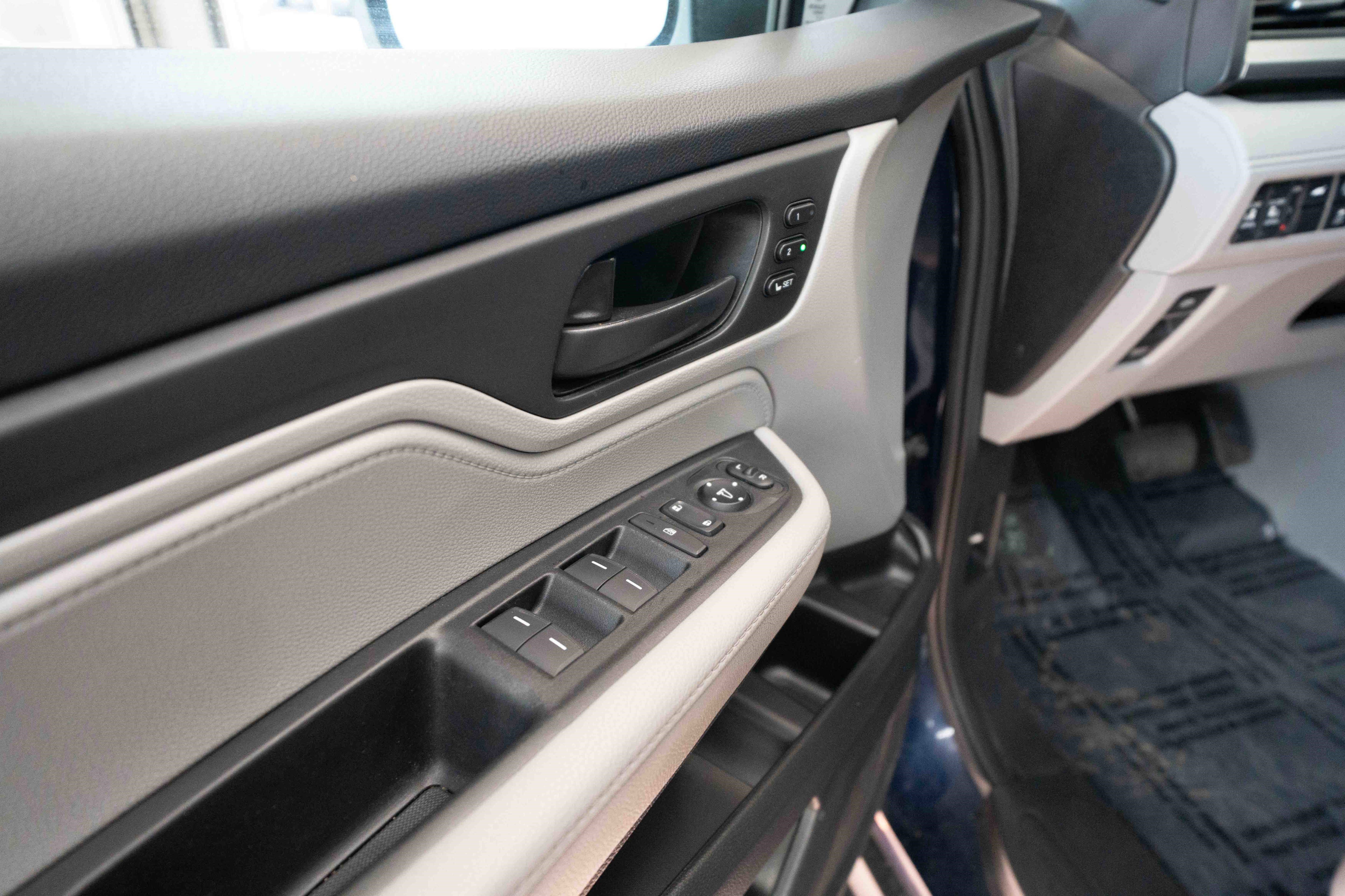 Used 2021 Honda Odyssey EX-L image 7