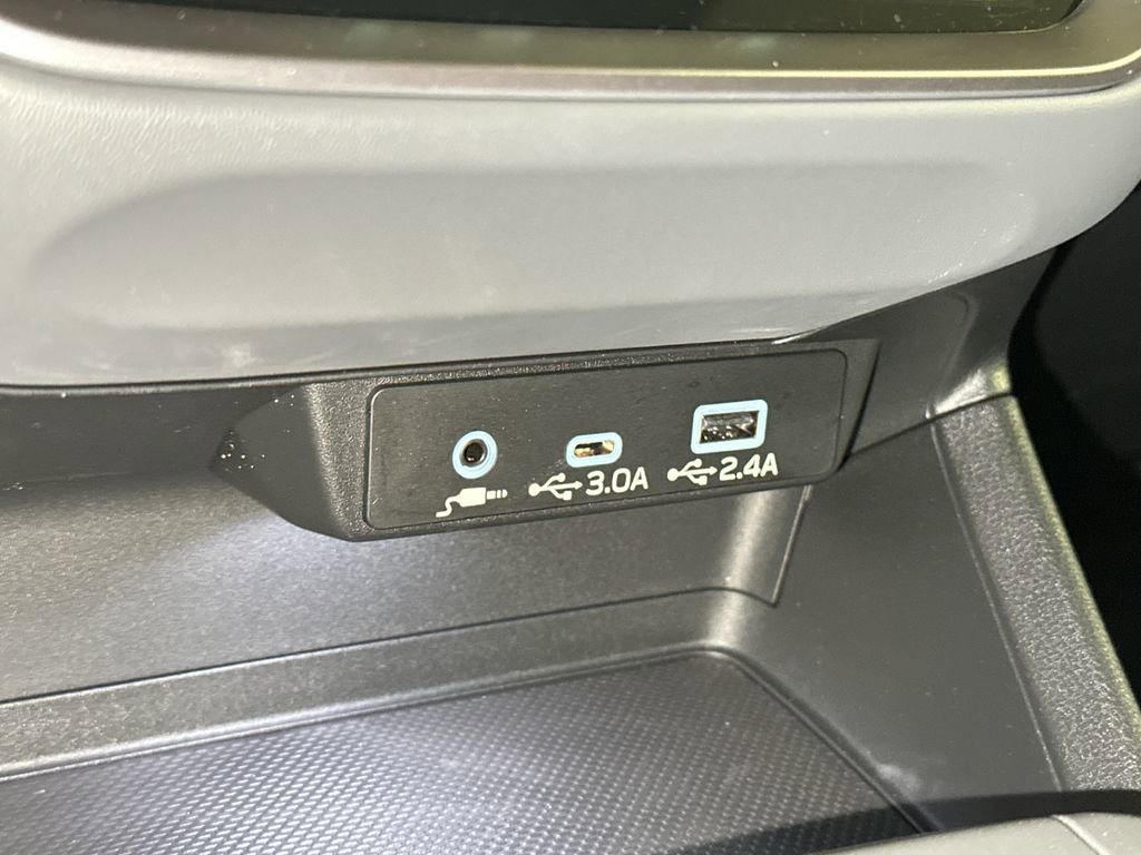 Used 2025 Subaru Crosstrek 2.0i Premium image 29
