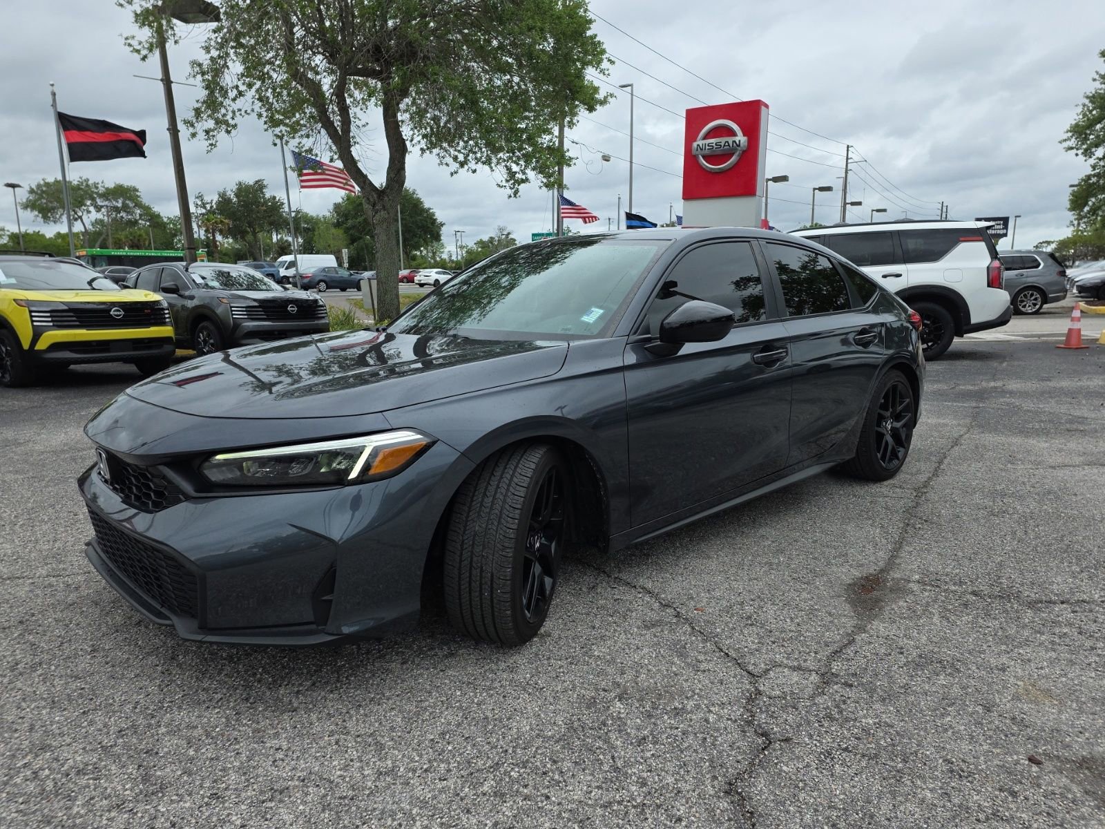 Used 2025 Honda Civic Sport image 4