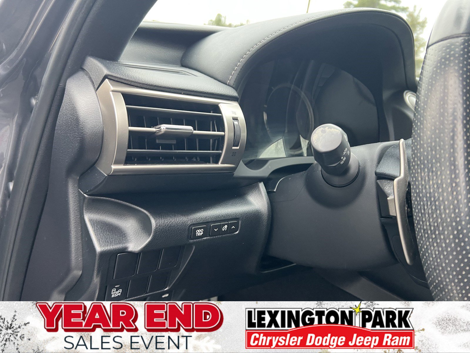 Used 2015 Lexus IS 350 AWD image 16