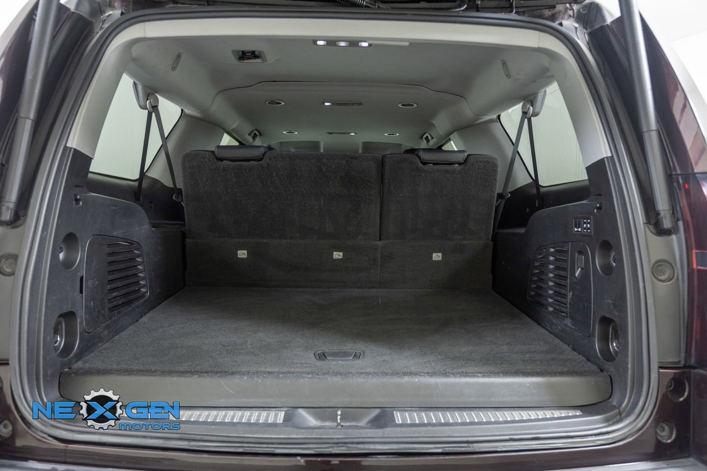 Used 2020 Chevrolet Suburban LT w/ Luxury Package image 50