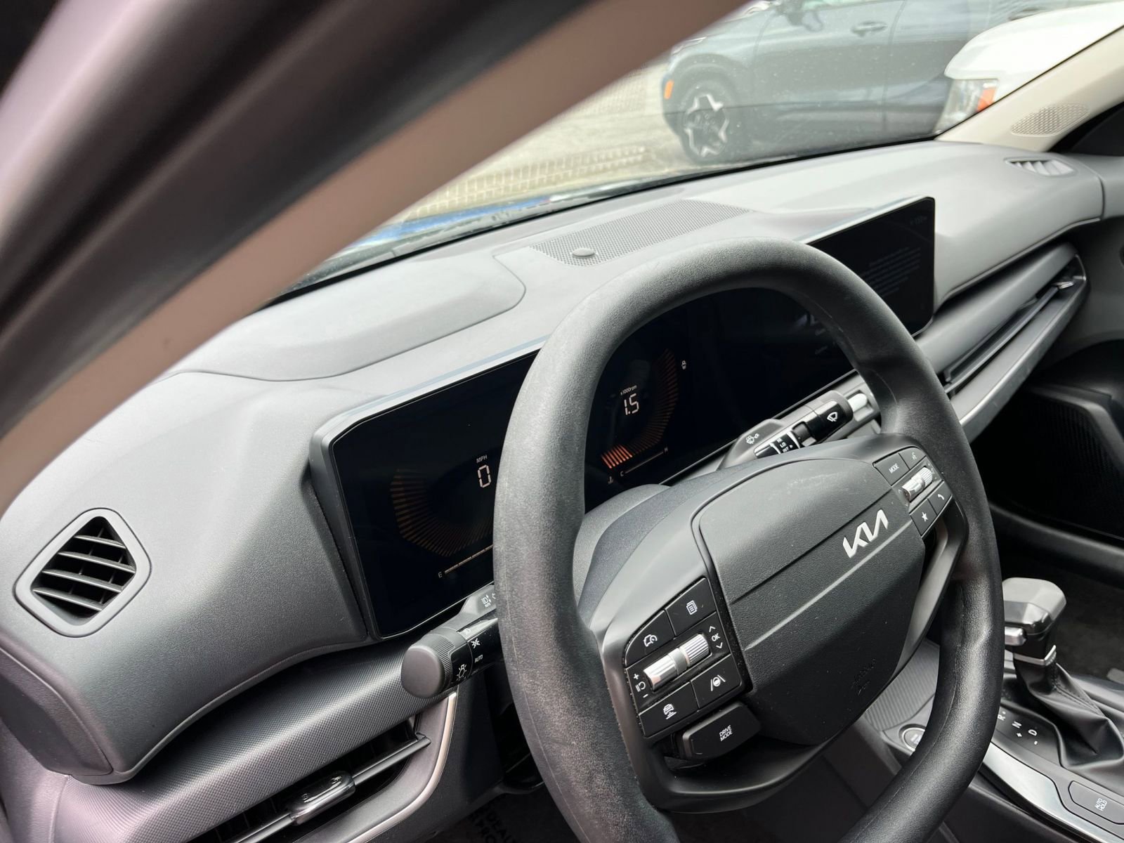Used 2025 Kia K4 FWD image 35
