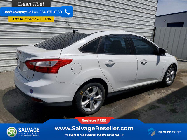 Used 2014 Ford Focus SE w/ SE Winter Package FWD image 4