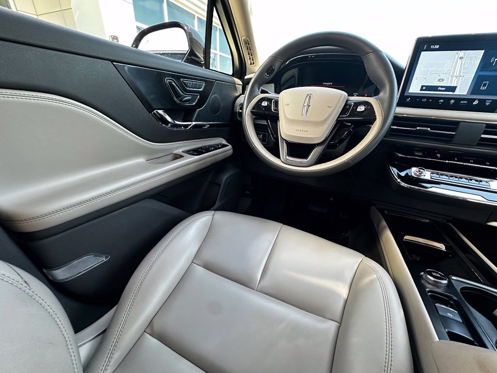 Used 2024 Lincoln Corsair FWD image 17