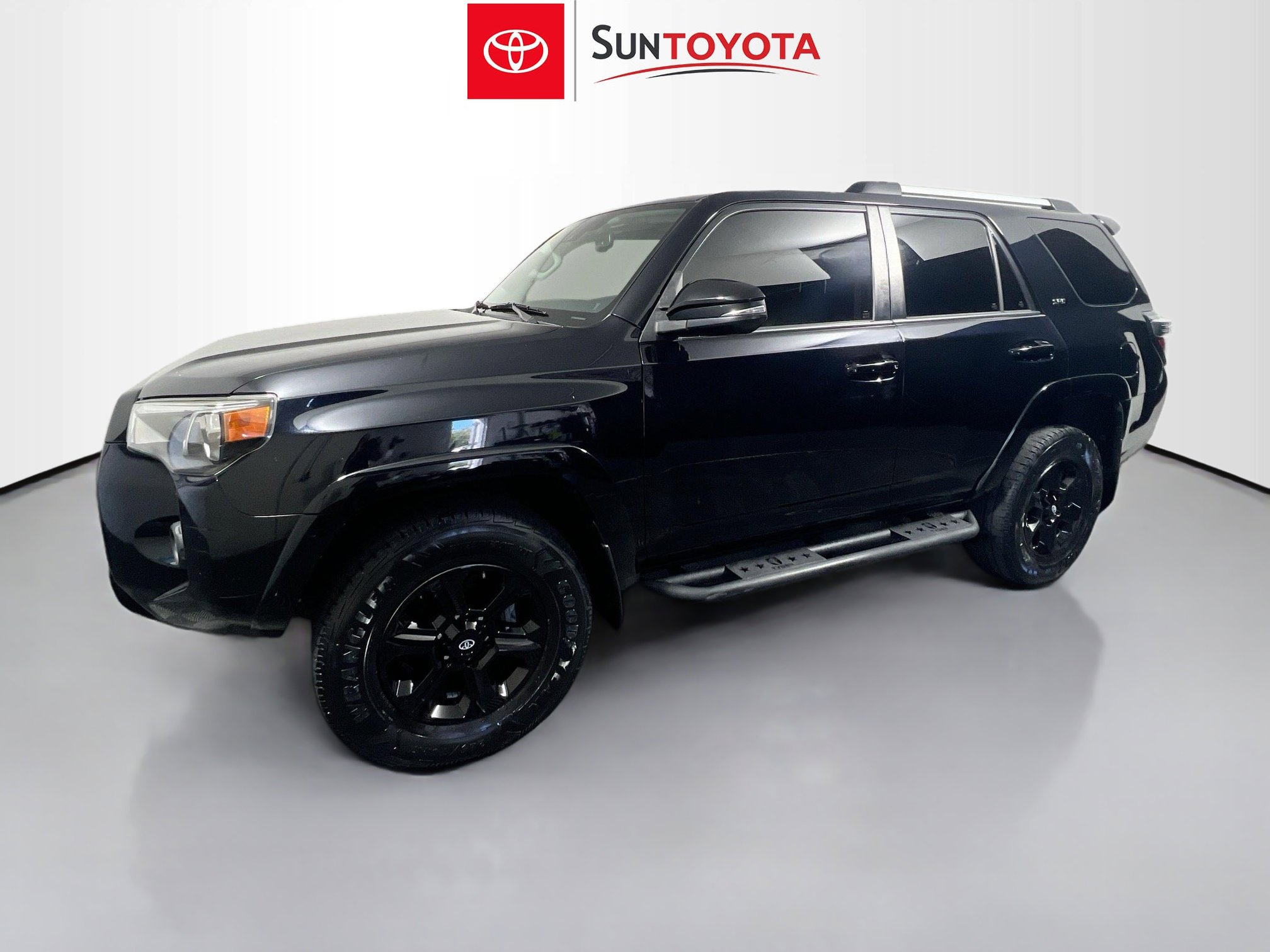 Used 2021 Toyota 4Runner SR5 Premium w/ Moonroof Package AWD/4WD image 9