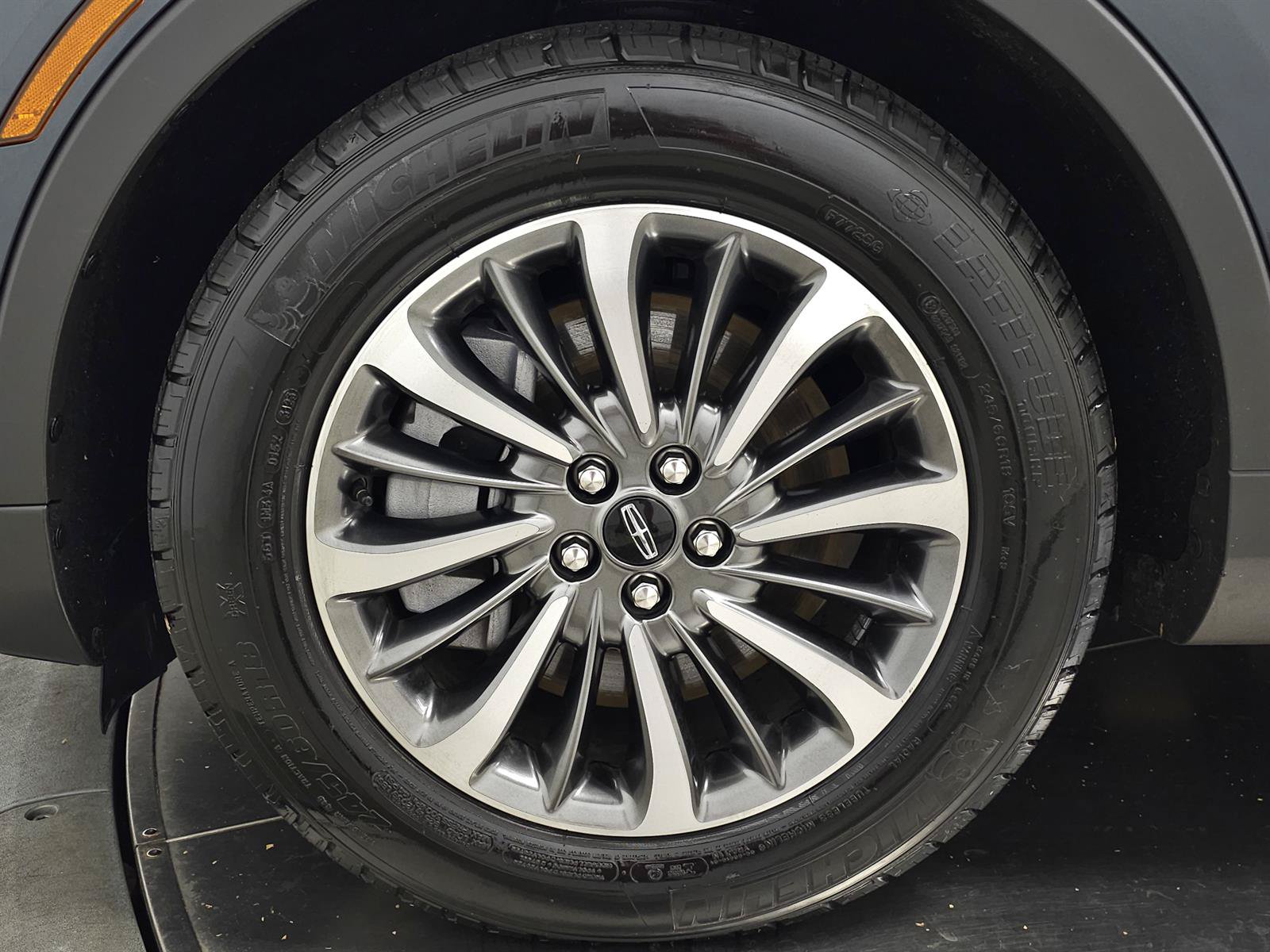 Used 2023 Lincoln Nautilus Reserve AWD/4WD image 11