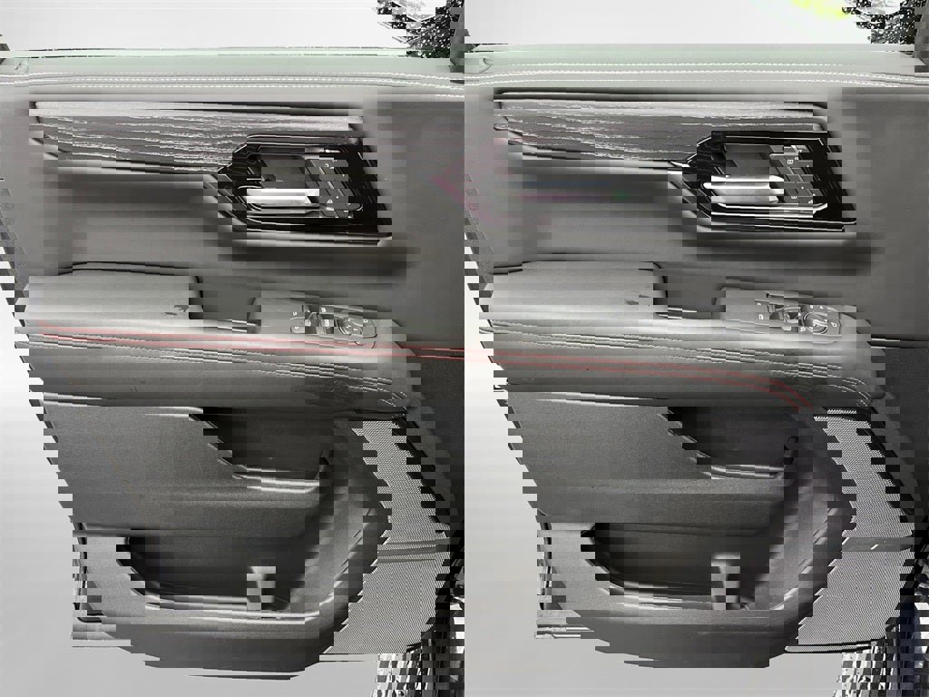 Used 2025 GMC Yukon AT4 Ultimate w/ LPO, Floor Liner Package image 17