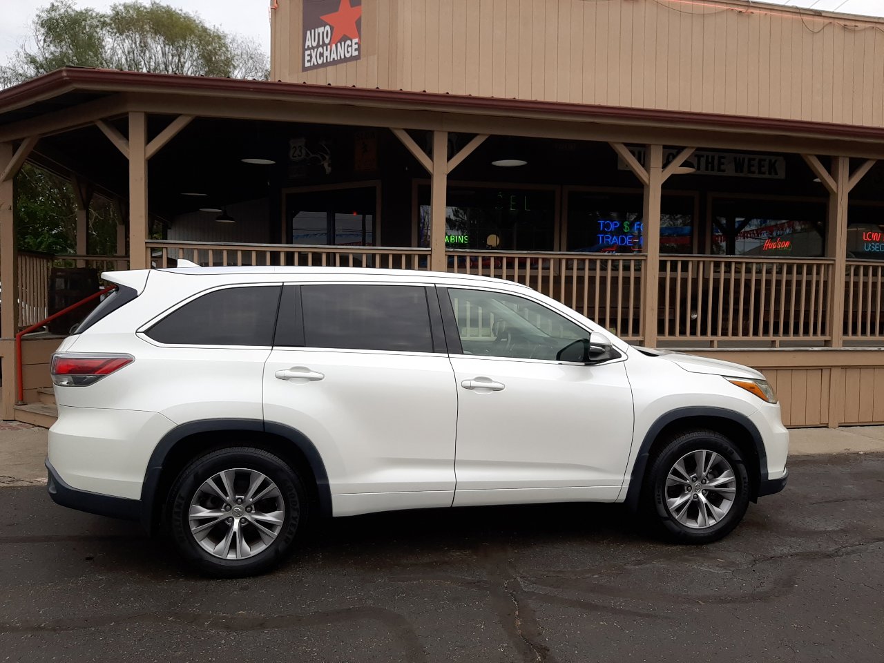 Used 2015 Toyota Highlander XLE image 6