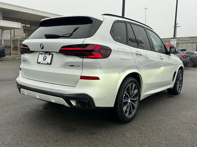 New 2026 BMW X5 xDrive40i w/ M Sport Package image 3