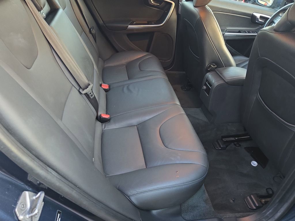 Used 2015 Volvo V60 T5 Premier image 25